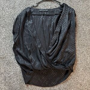 White House Black Market Faux Wrap Blouse Top Textured Chevron Cap Sleeves (M)